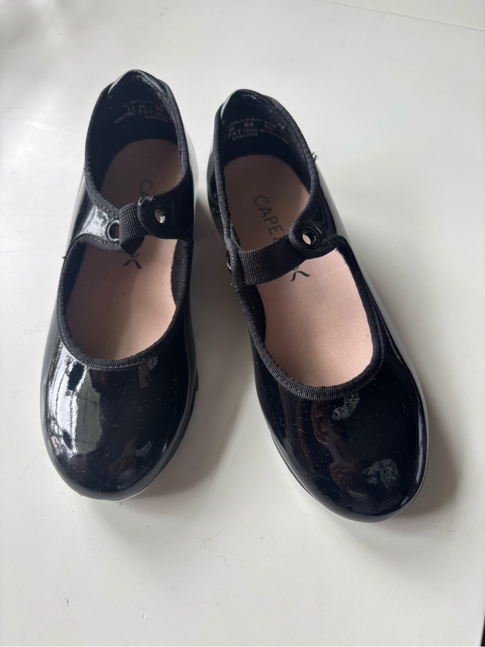 Capezio Girls' Black Patent Tap Shoes—Sz 11